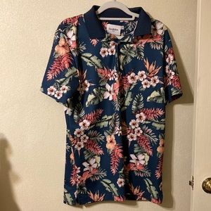 Good fellow half button floral Tee size medium